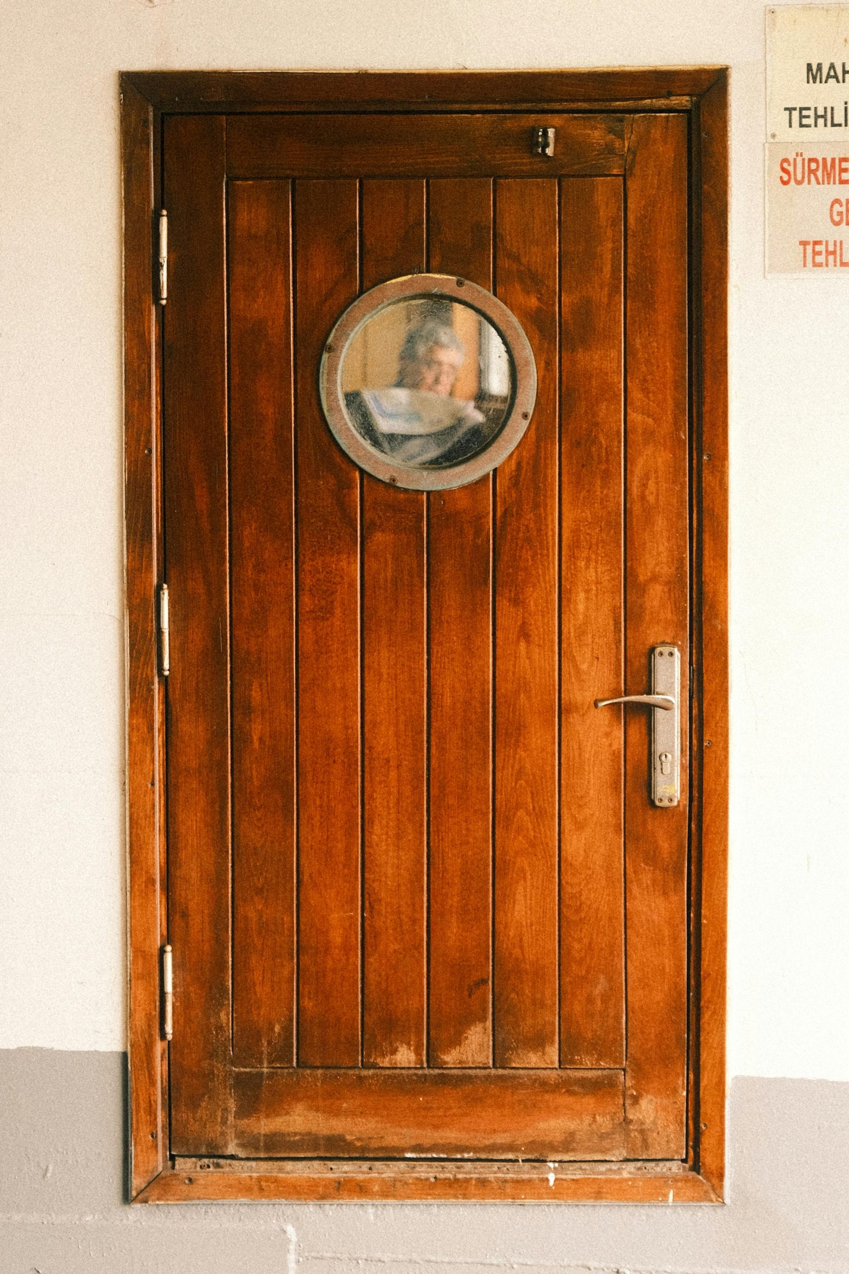 Guide œilleton porte facile installation